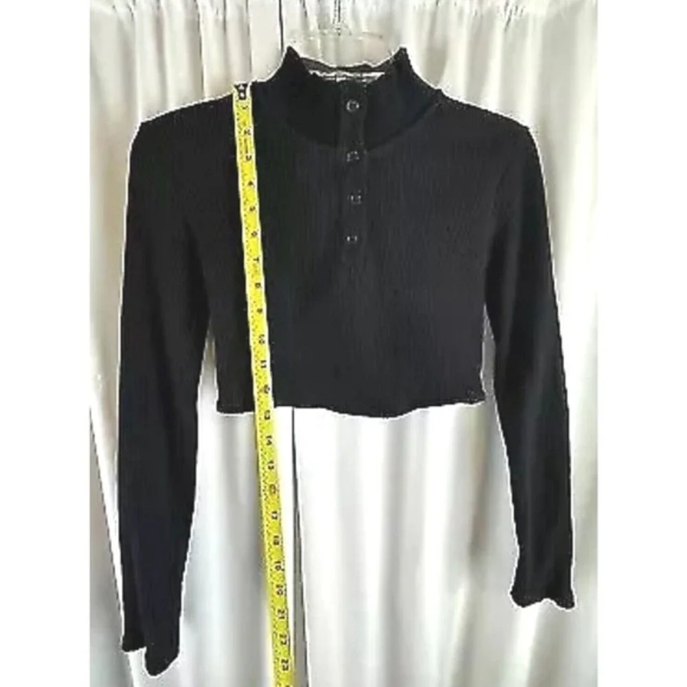 ZARA Black Ribbed Mock Neck Button Detail Cropped Long Sleeve Top Women M 68-48‎